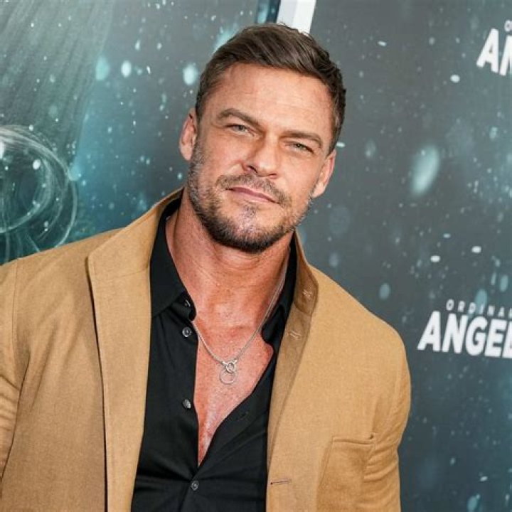 Alan Ritchson Image ID 311895 Image Abyss