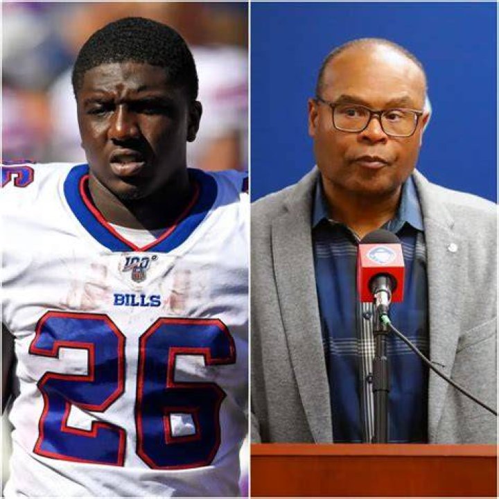 Are Devin Singletary and Mike Singletary Father and Son?