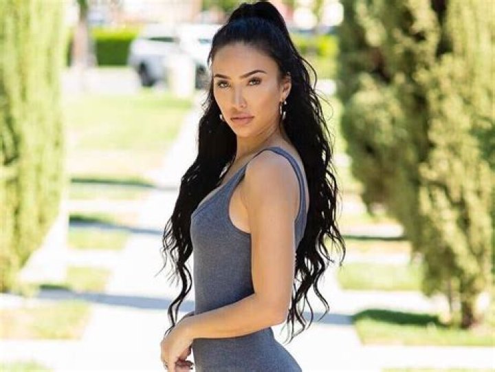 Bre Tiesi Height Age Weight Measurement Wiki Biography & Net Worth