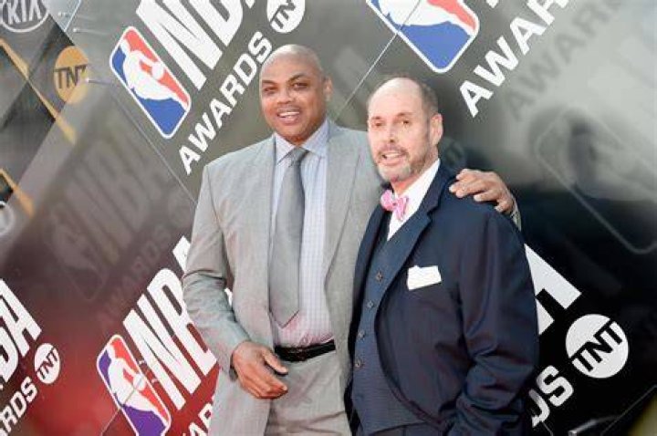 Charles Barkley surprises Ernie Johnson onair with news he’s elected