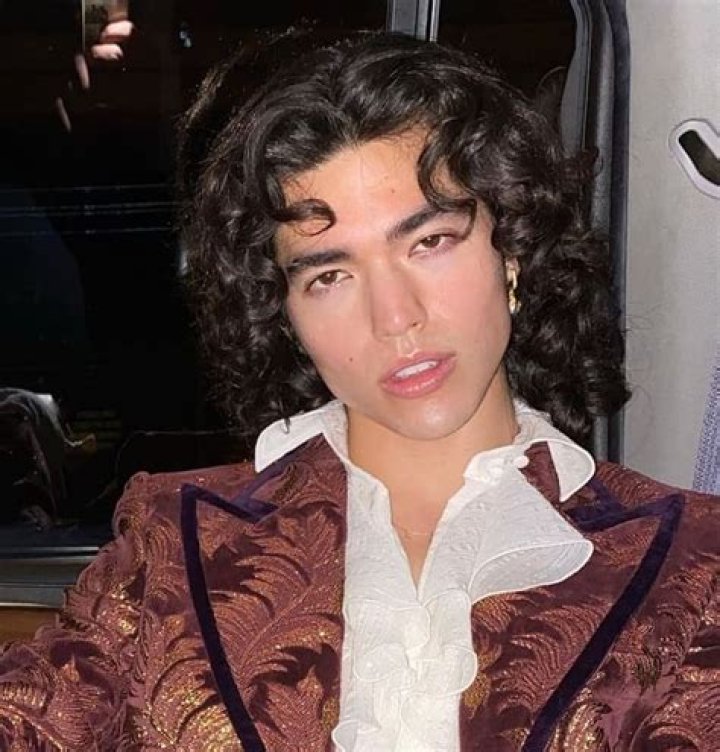 Conan Gray Wiki, Age, Girlfriend, Family, Net Worth, Height