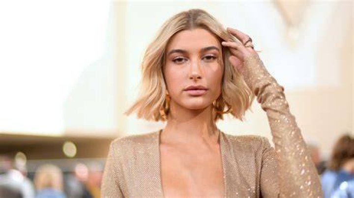 Hailey Bieber Wears Diamond Necklace With Her Married Last Name Teen