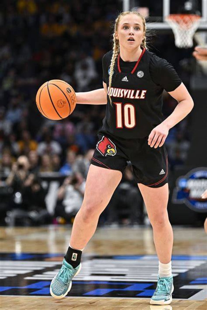 Hailey Van Lith and Cardinals in Seattle regionals