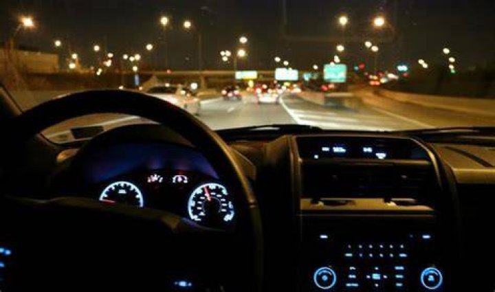 How to Drive at Night with Astigmatism or Poor Eyesight