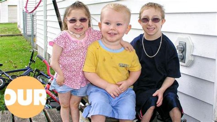 If a dwarf has kids with a tall person ,how will the kids turn out r