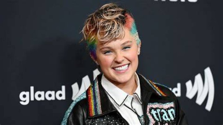 JoJo Siwa als CoStar in „All My Friends Are Dead“Horrorfilm