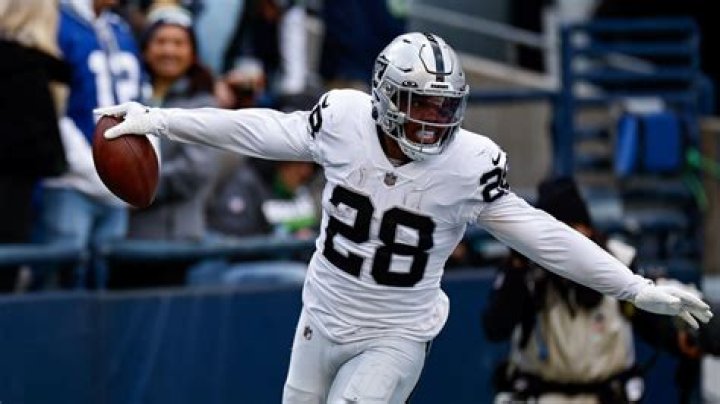 Josh Jacobs plays for Raider after young son saves grandfather's life