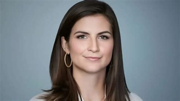 Kaitlan Collins Wiki/Bio, Career, Age, Husband, CNN, Bikini and Hot