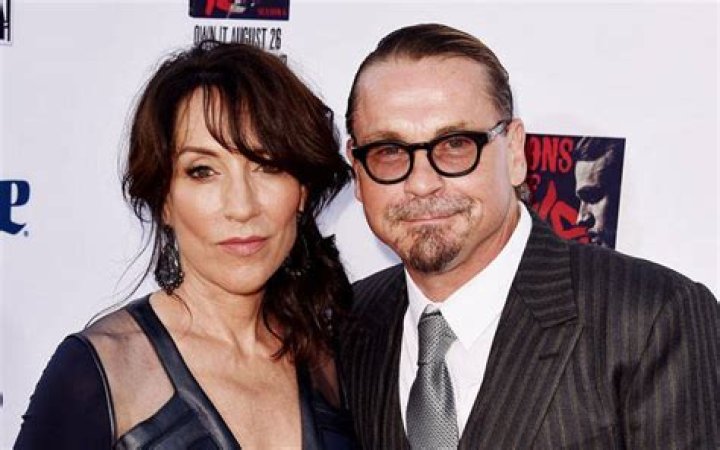 Katey Sagal 2018 Husband, net worth, tattoos, smoking & body