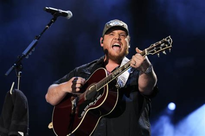 Luke Combs struggles with weight loss I want to be around for my son