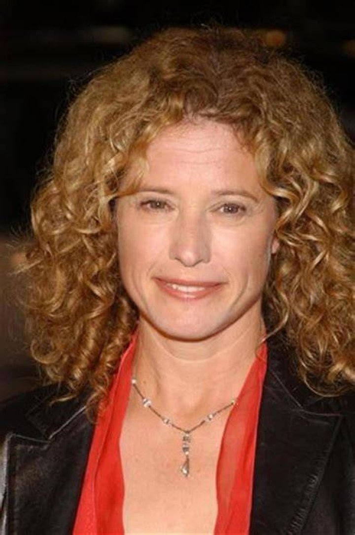 Nancy Travis Nancy travis, Curly hair styles naturally, Most