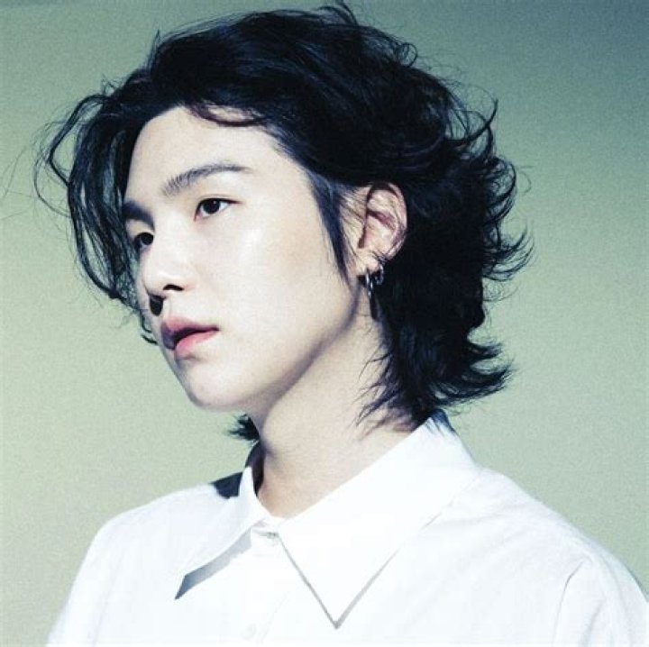Netizens think this Korean rapper and social media personality is Post