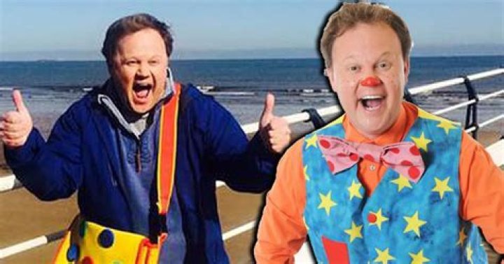 Recap Mr Tumble in Saltburn filming episode of CBeebies show Something