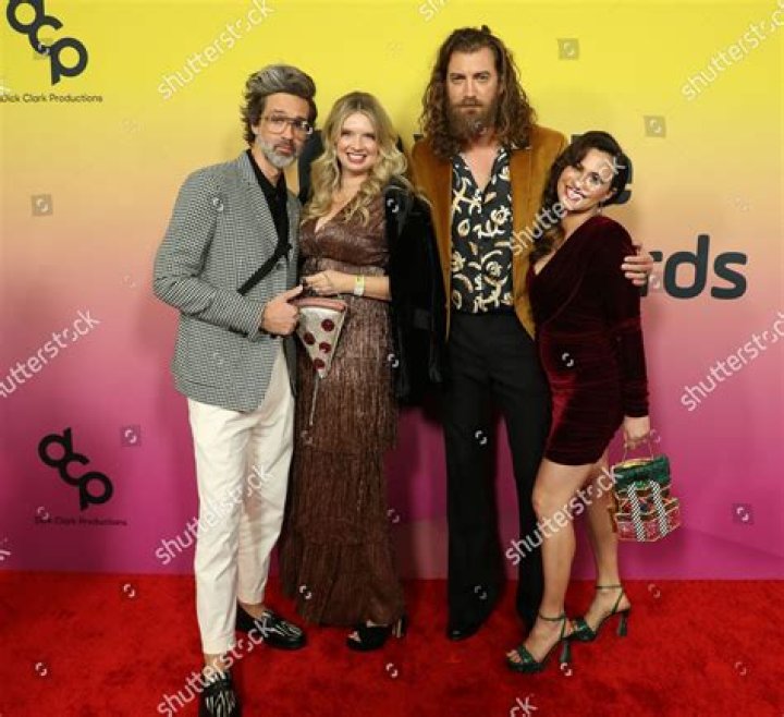 Rhett And Link Wives, Height, Social Media, and Full Name