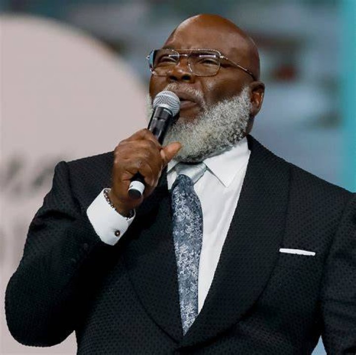 T.D. Jakes Aiming to Bring His New Talk Show to Dallas—Eventually D