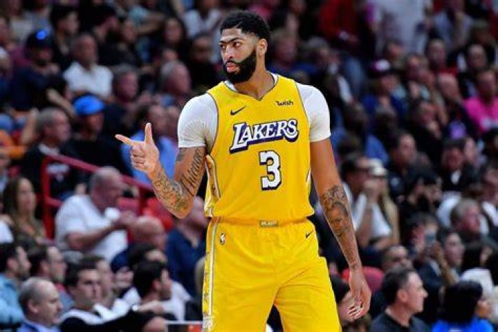 Who Is Lakers Star Anthony Davis’ Wife Marlen Polanco Davis? NewsFinale