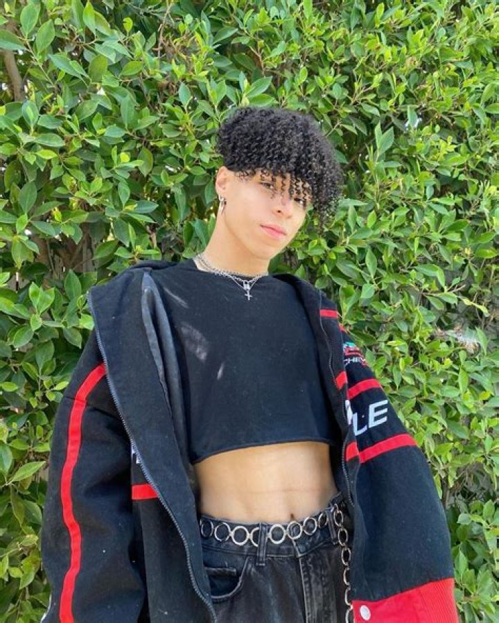 Who is Larray — TikTok's Larray's Real Name, Boyfriend, etc.
